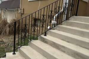 Tonya’s Curved Entry Steps Railings